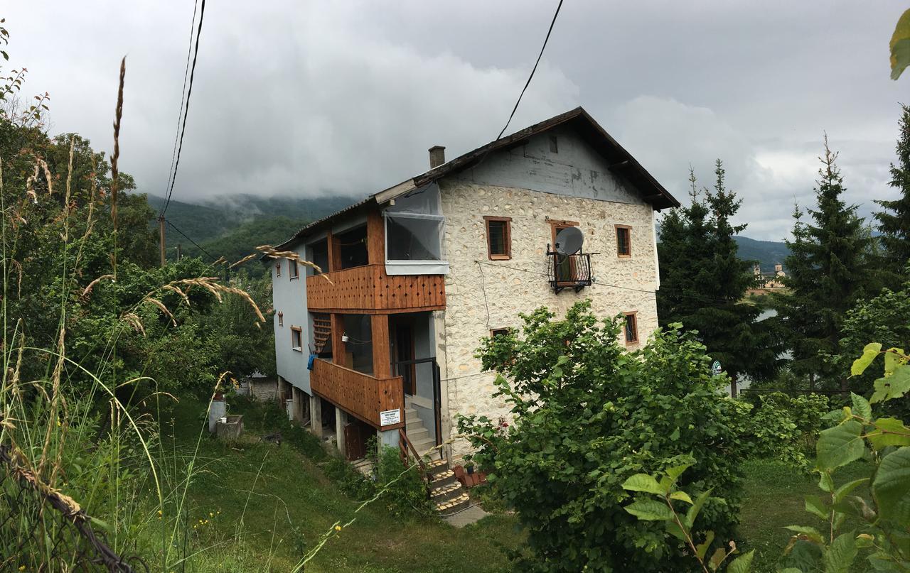 Yeti Guest House مافروفو المظهر الخارجي الصورة